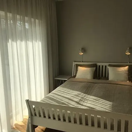 Weizenberg Apartment *